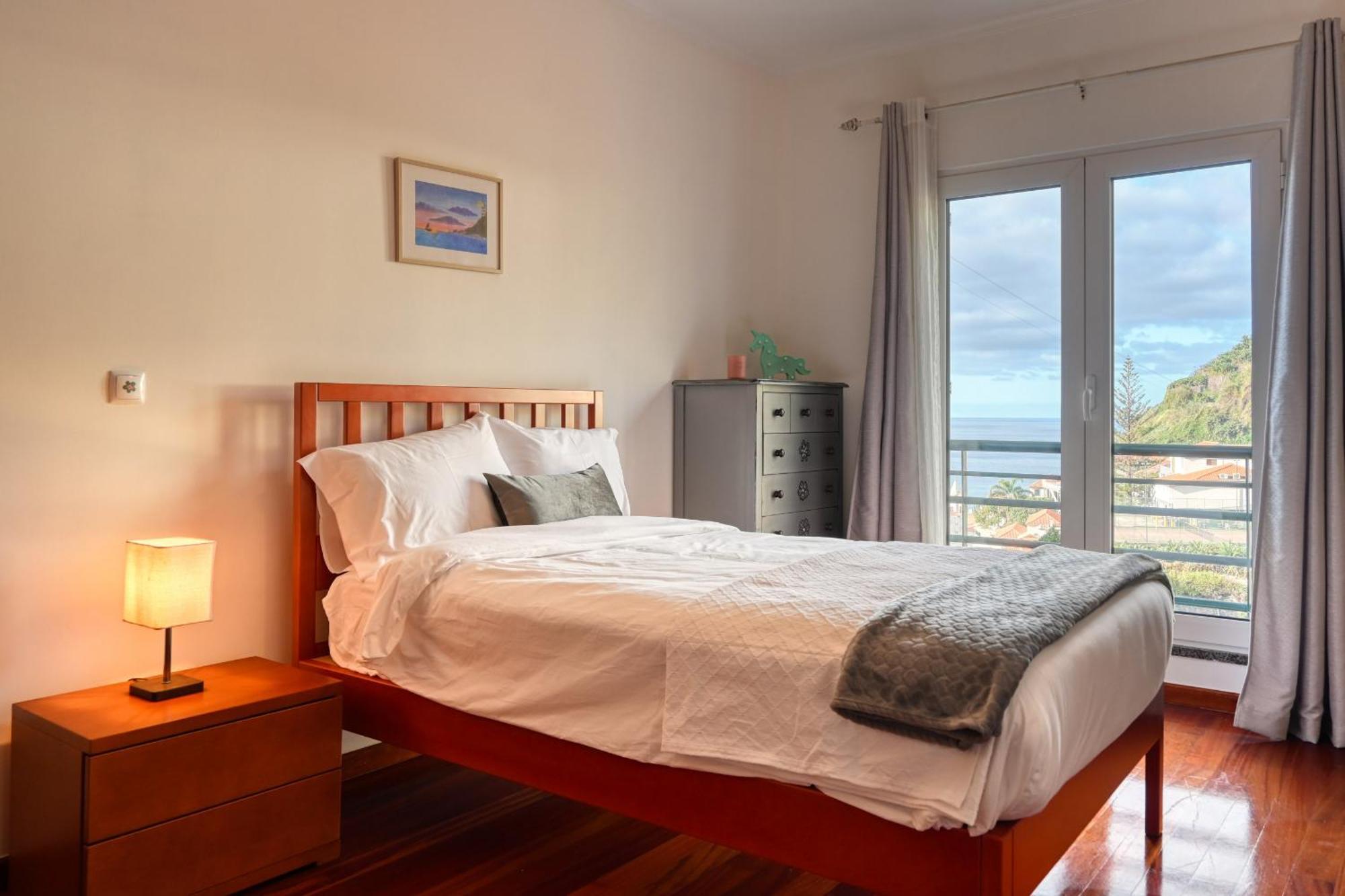 Lidia's Place, A In Madeira Apartamento *