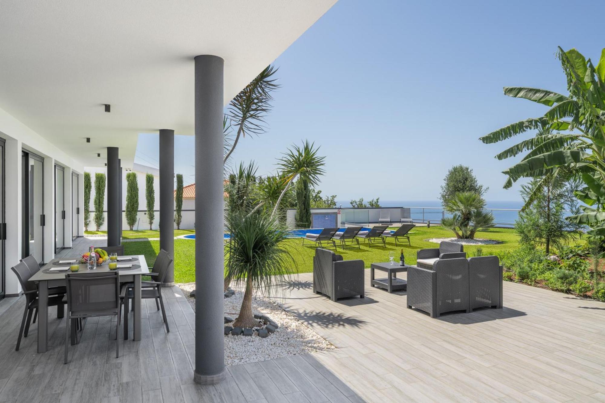 Modern Pool Garden Seaview Ocean Sunset Villa
