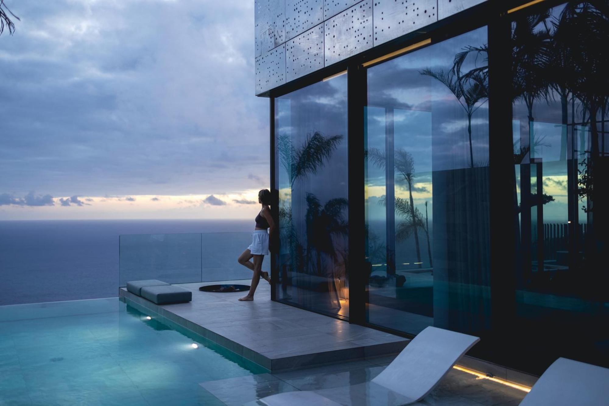 Villa Saudade - Ultra Luxury Futuristic Ocean Zen Retreat Ribeira Brava