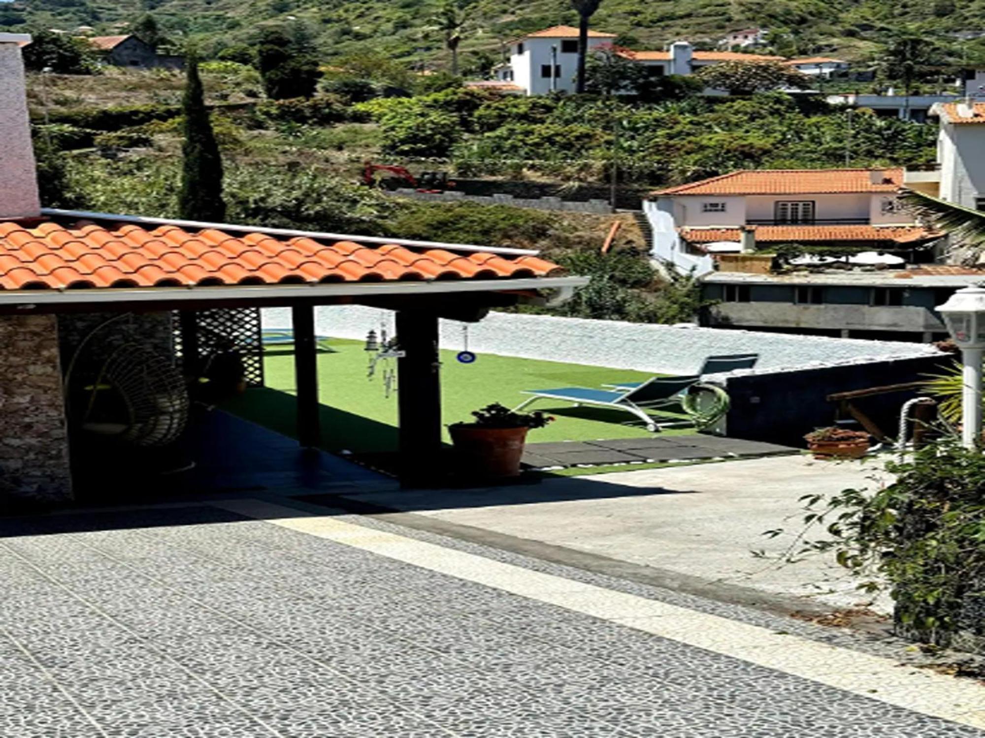 Holiday home In With Garden