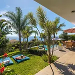 Villa Hibiscus By An Island Apart