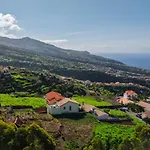 Calheta- Family Home